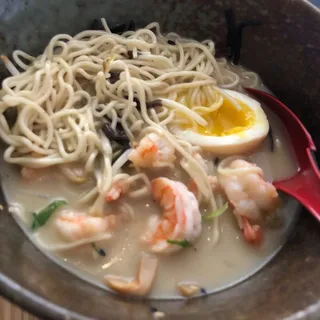 RA8. Green Curry Shrimp Ramen