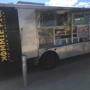 The truck- Kommie Pig