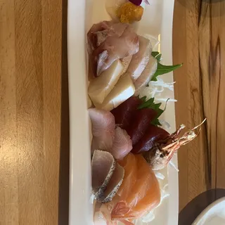 Deluxe Sashimi Combo