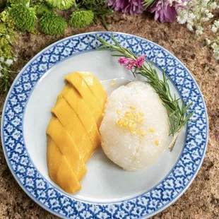 Sweet mango with sticky rice