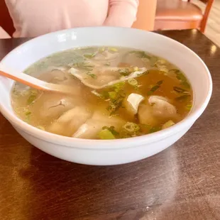 Wonton Soup (8)