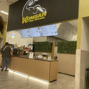 Spotless front of the house.