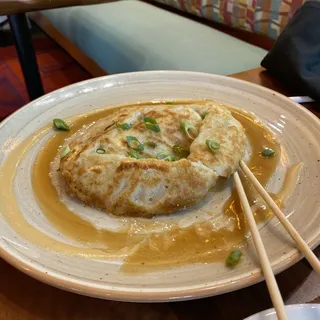 Crispy Pork-Vegetable Pot Sticker