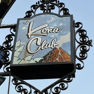 the sign for the restaurant