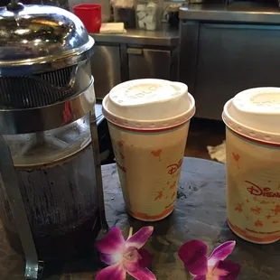 Wait 6 minutes for a fresh press pot of Kona