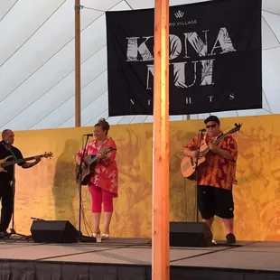 Mack Santos(?), Robi Kahakalau &amp; Jeff Rasmussen