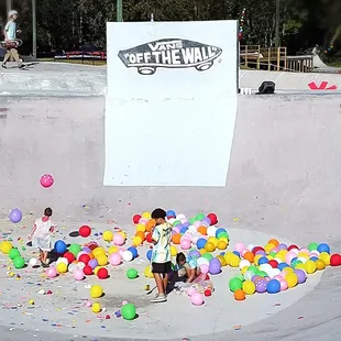 2017 Color Me Kona "The World's Largest Coloring Book Party"