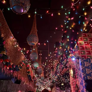 sippin' santa holiday pop up