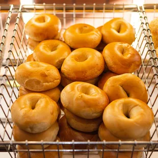 Fresh Baked Plain Bagels
