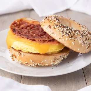 Bacon Omelet Bagel Wich