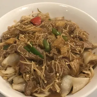 12. Satay Beef and Enoki Mushroom Chow Fun