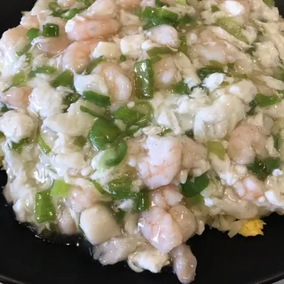 2. Shanghai Style Seafood with Egg White on Fried Rice