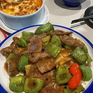 Beef with Bell Pepper in Black Bean Sauce on Rice