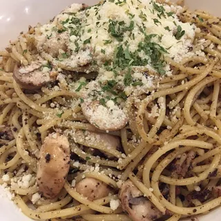 5. Spaghetti with Bacon and Mushroom in Truffle Sauce