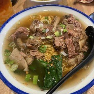 6. Assorted Beef Noodle Soup