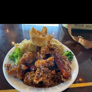 25. Sesame Chicken Lunch