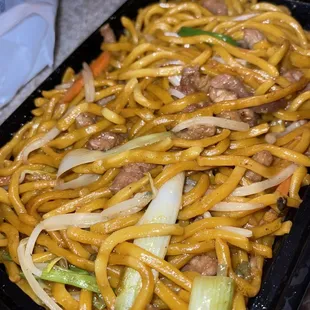 Pork lo mein