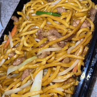 Pork lo mein