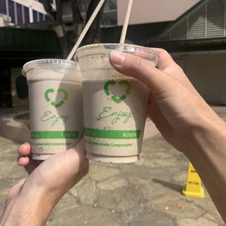 Oreo Cheesecake Milkshake