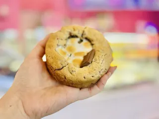 Momma Mondragon’s Macarons