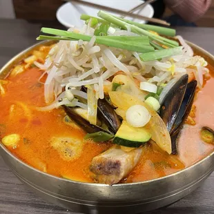 Oh yeah, big ass rib jjamppong! 5/5.  Love this!