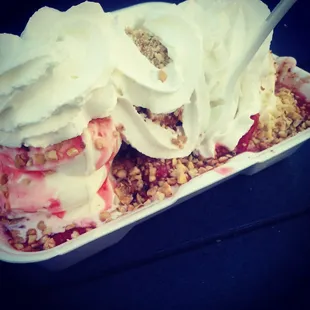 regular banana split .. Theres actually one larger than this.