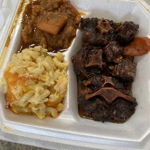 Oxtails, Mac and yams. Amazing!!