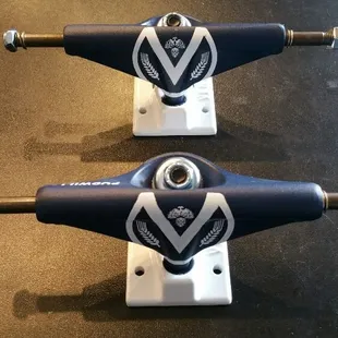 Venture trucks