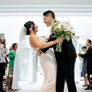 Wedding Ceremony at Ko'olau Ballrooms &amp; Conference Center | Wedding Photography by HNL Studios www.hnlstudios.com