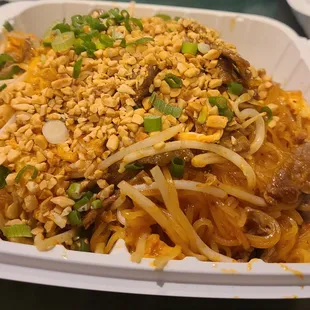 Beef pad thai.