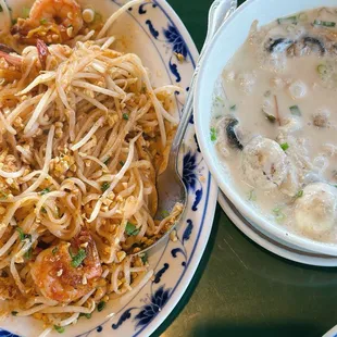 Shrimp pad thai and tom kha( shrimp w coconut)