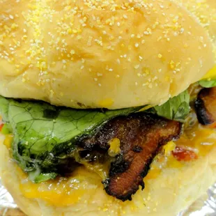 MacGuiness (Applewood-smoked bacon and cheddar)