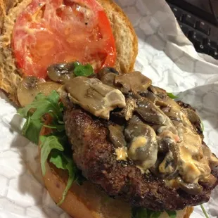 Arugula, shroom, aioli