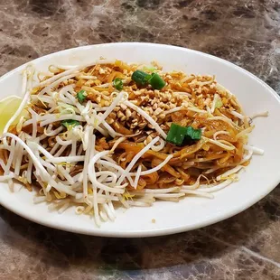 Chicken pad thai
