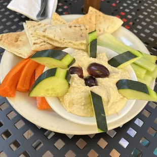 Hummus Plate With Pita &amp; Crudites