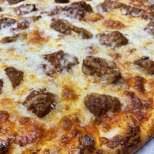 Meatball marinara pizza