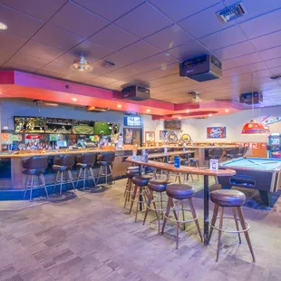 Pool Tables, Golf and lots of TVs