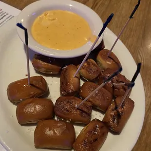 Mini Pretzel Bites WOW! Those are GOOOOD