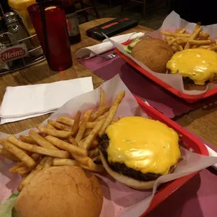 Yummy burgers!