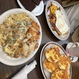 First visit was breakfast, smashpot with over easy eggs, feta/spinach/mushroom omelette, livermush and a MUST grilled biscuits!