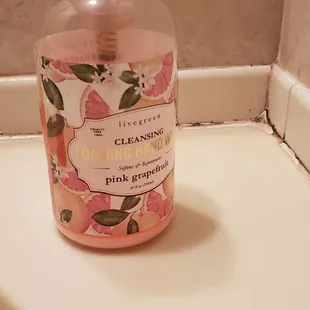 The handsoap smells really good