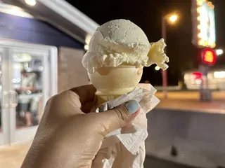 Gilles Frozen Custard Drive-In