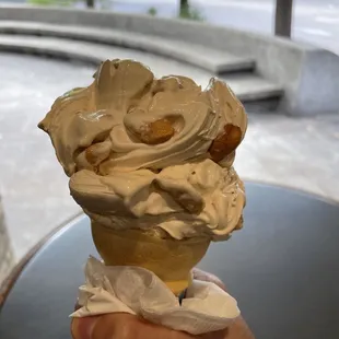 Caramel cashew scoop ($3.15 single)
