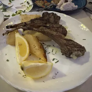 Lamb Chops / Paidakia