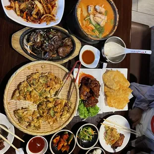 food, chicken wings and fried chicken