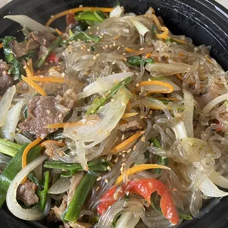33. Pan-Fried Glass Noodle with Beef and Vegetables