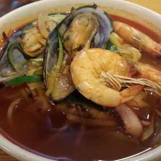 Jjampong, Spicy Seafood Noodles