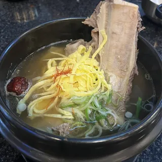 Beef Rib Soup (Galbi Tang)