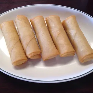 Crab rangoons look like mini egg rolls. Okay. Needs a little sauce.