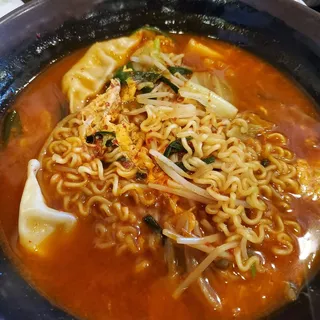 Dumpling Ramen